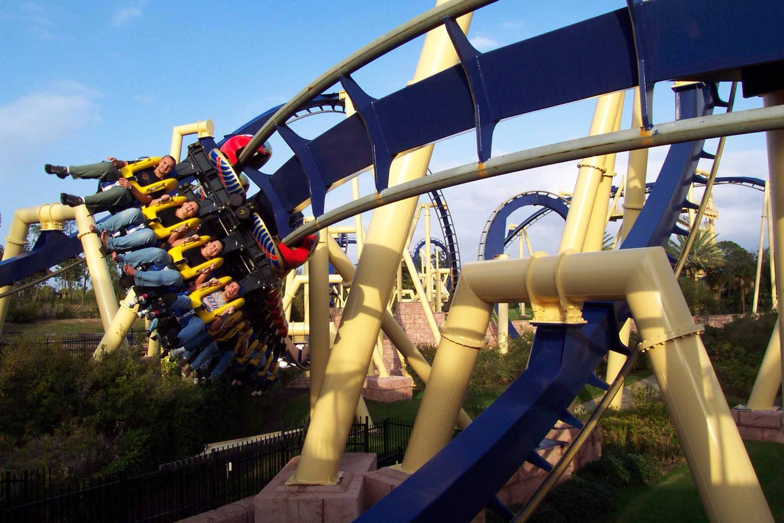 Montaña rusa Montu en Busch Gardens Tampa Bay