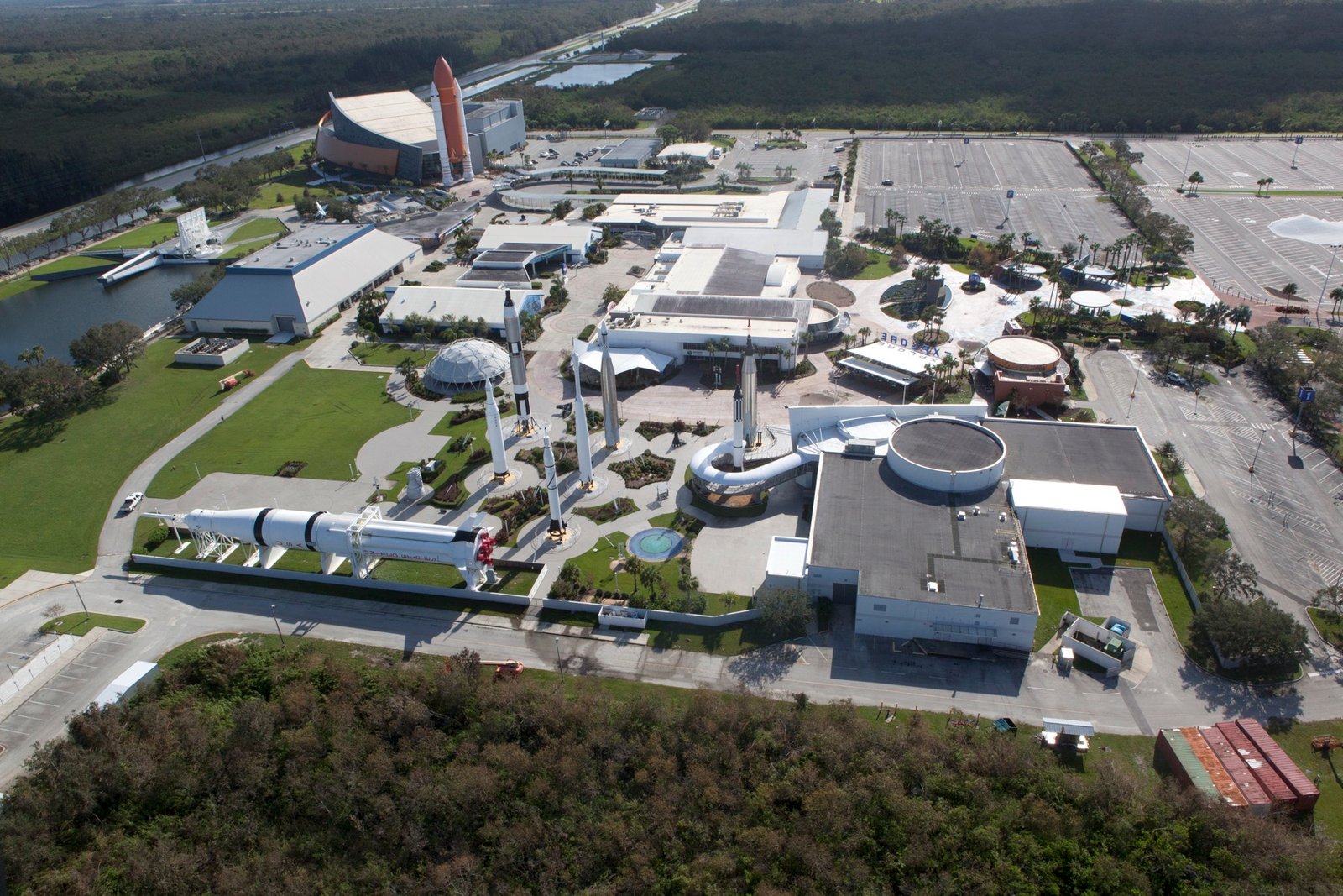 Vista aérea del Kennedy Space Center Visitor Complex